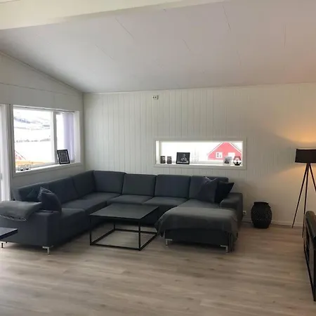 Modern Penthouse With Amazing View! Apartment Liland (Lofoten)